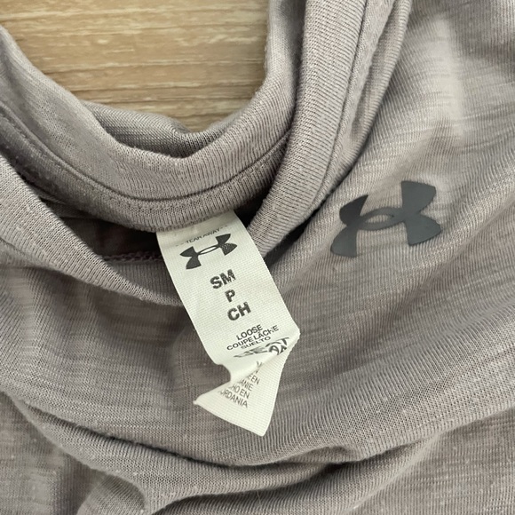 Light purple Under Armour cropped longsleeve active top (size small) - Picture 3 of 4
